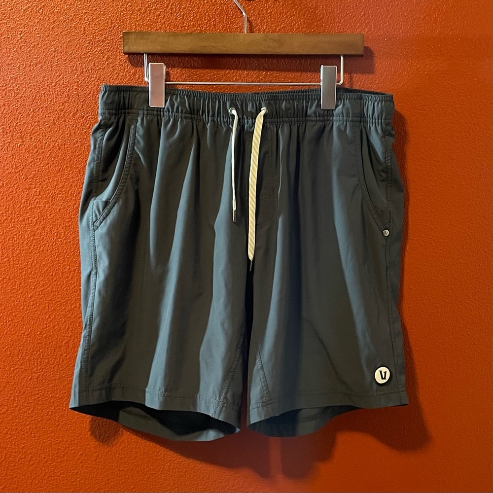 Vuori Men’s Kore 7” Charcoal Lined Lightweight Athletic Fit Shorts